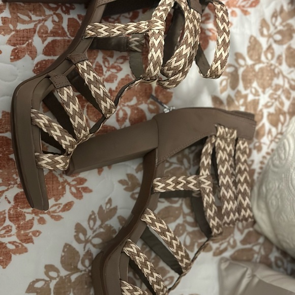 New Jessica Simpson sexy high heel sandal .Size 10 - Picture 4 of 10